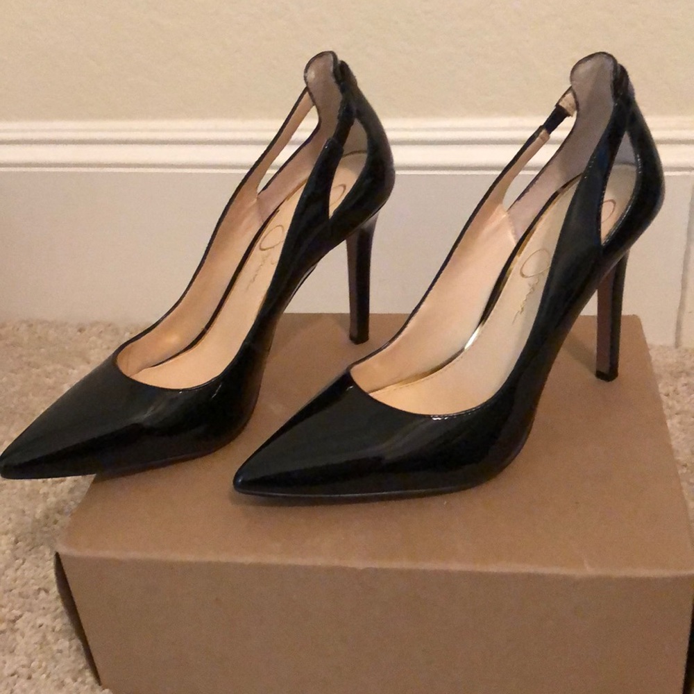Jessica Simpson pumps